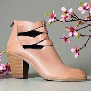 FRYE Cameron Twist Bootie • Size 9 • Women